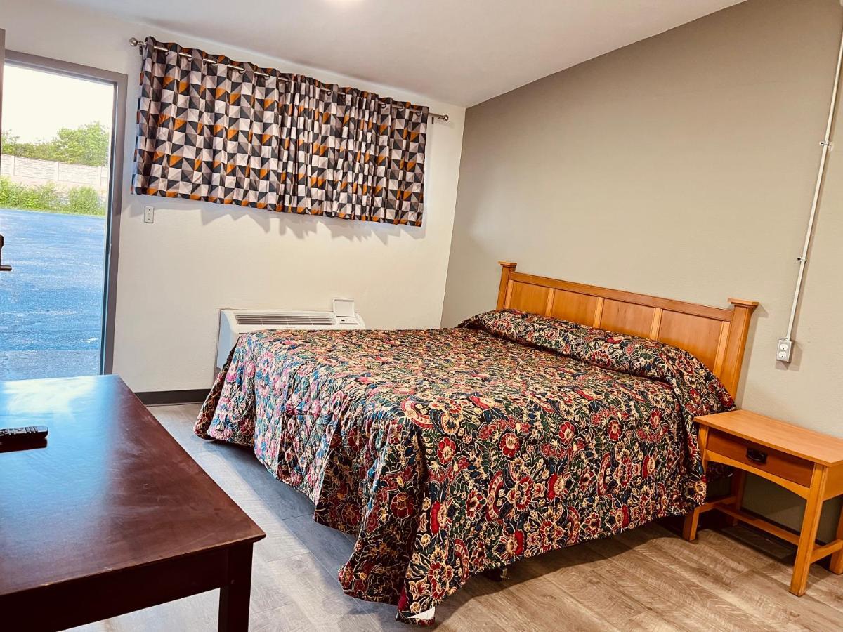 Express Inn Hotel Дейтън Екстериор снимка
